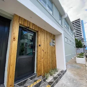 La Buena Vida Inn
